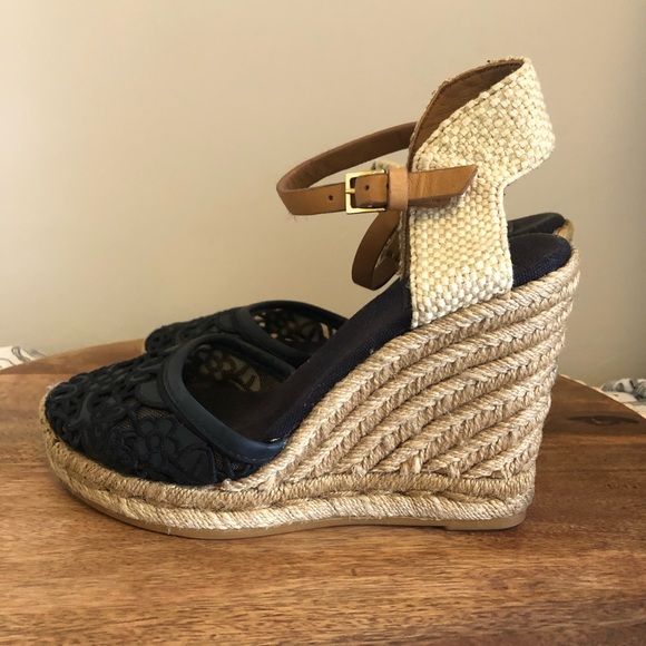 Gorgeous Tory Burch Navy Espadrilles size 6 - Picture 3 of 9